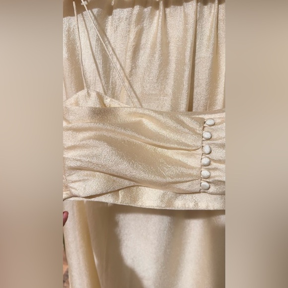 Reformation Carlow Two Piece in Buttercream, size 4, brand new, never worn. - Picture 11 of 16